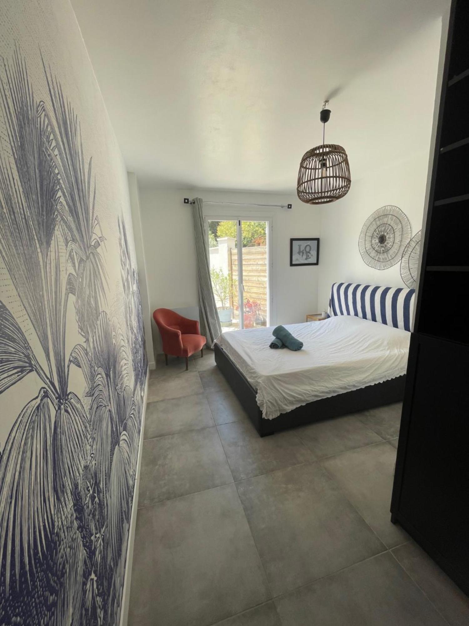 Azur Appart 4 Pers - Parking - Terrasse - 10Min Du Centre كاسيس المظهر الخارجي الصورة
