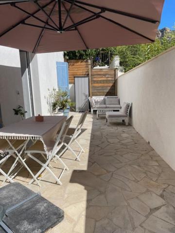 Azur Appart 4 Pers - Parking - Terrasse - 10Min Du Centre كاسيس المظهر الخارجي الصورة
